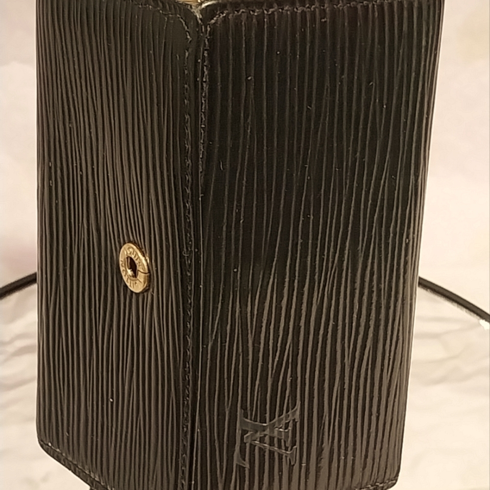 Louis Vuitton Black Epi Keyholder/ Wallet